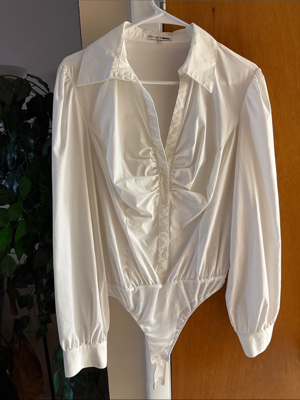 Fashion Nova Ivory Satin Ruched V-Neck Long Sleeve Bodysuit